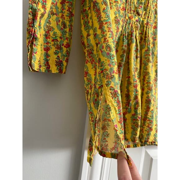Roller Rabbit Rhody Stripe Arles Tunic Size: Small Color: Yellow Floral Print - Picture 7 of 8